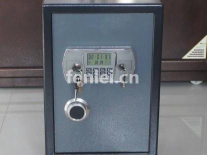 南昌汽车开锁,配汽车钥匙正规专业开锁公司急速登门(南昌修锁开锁)
